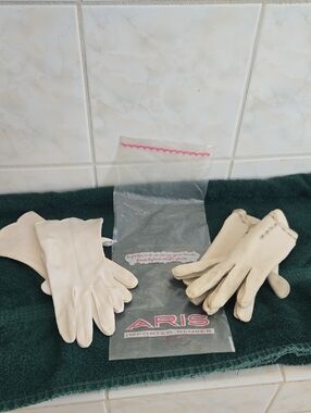 Aris Vintage Gloves